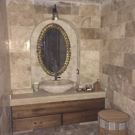 Suzanas Cave Hotel