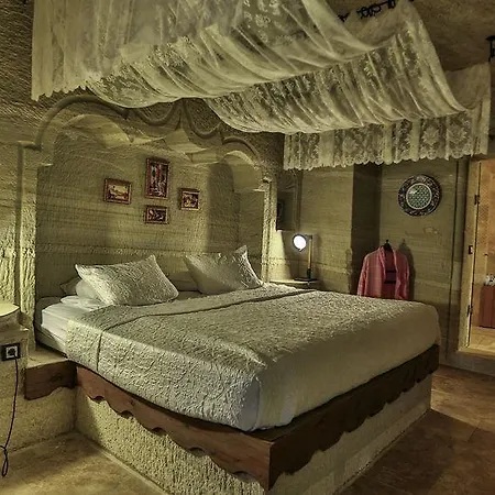 Suzanas Cave * Goreme
