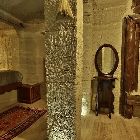 Suzanas Cave Hotel *