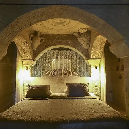 Suzanas Cave *