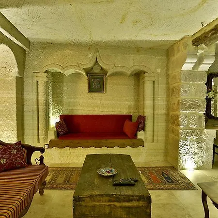 Suzanas Cave *
