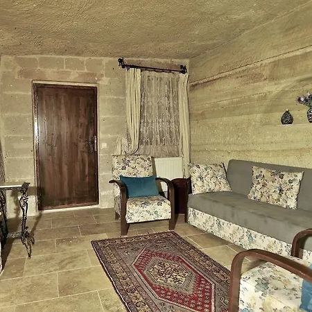 Hotel Suzanas Cave *